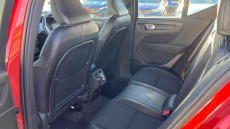 Volvo Xc40 2.0 T4 Momentum 5dr AWD Geartronic Petrol Estate